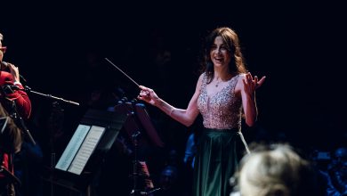 صورة أمل قرمازي تقود اوركسترا مزيكا في جولة عالمية ومسرح (باتاكلان ) العريق علي موعد مع فيروز