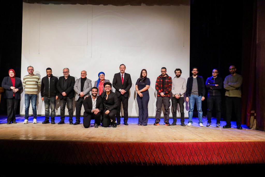بالصور.. تكريم مصطفى غريب وأيمن الشيوي في افتتاح مهرجان المسرح العالمي 41
