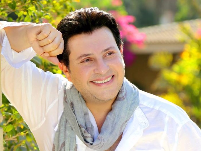 دخول الفنان الكبير هاني شاكر العناية المركزة إثر أزمة صحية حرجةبباريس