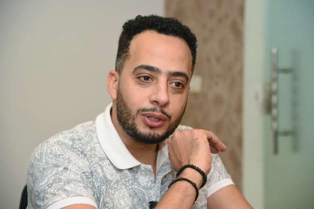النجم عصام السقا بعد تألقه في صحاب الأرض يبحث عن الجديد