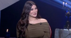 النجمة هدي الاتربي تدخل هيروشيما وتنتظر بيج رامي و101 مطافي