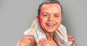 نجم الكوميديا محمد هنيدي ينتظر الجواهرجي وعم قنديل وتاجر السعادة