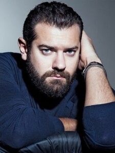 النجم عمرو يوسف يواصل نشاطه الفني بنجاح متواصل دراما وسينما والجديد الفرنساوي