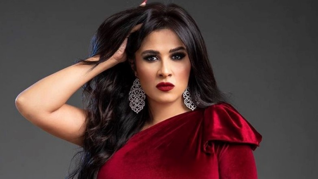 النجمة ياسمين عبد العزيز تعود للسينما في خلي بالك من نفسك بعد تألقها في الدراما