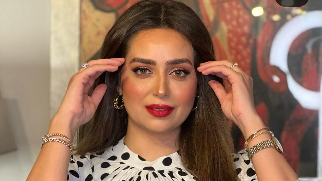 النجمة هبة مجدي تقاوم المرض الخبيث في صمت وتطمئن جمهورها وتواصل نشاطها الفني