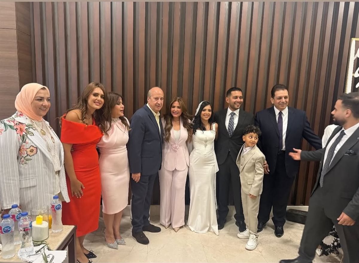 كوكبة من نجوم ونجمات الفن في حفل زفاف إبن الفنانة صابرين