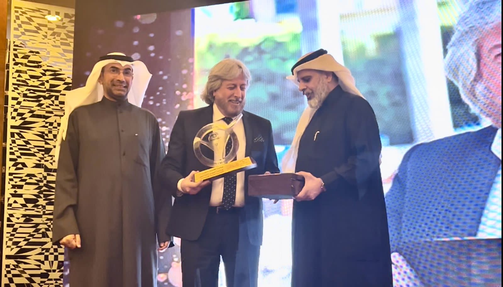 جوائز “الملتقى الإعلامي العربي “، تُمنح لعدد من الإعلاميين والفنانين العرب في الكويت
