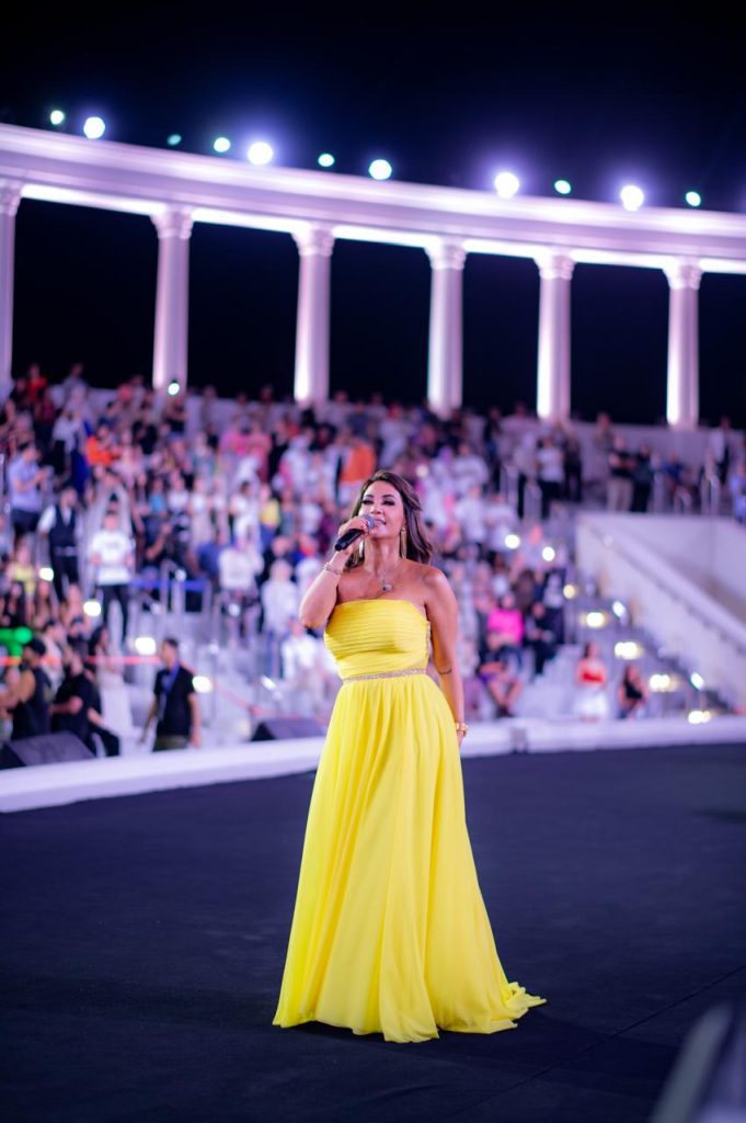 مشاركة مميزة للإعلامي شريف مدكور في حفل ديانا حداد على المدرج الروماني