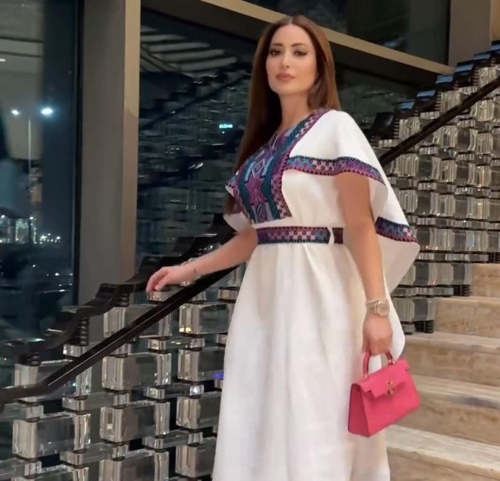 نسرين طافش تبهر الحضور بلمسة تراثية أنيقة في القاهرة